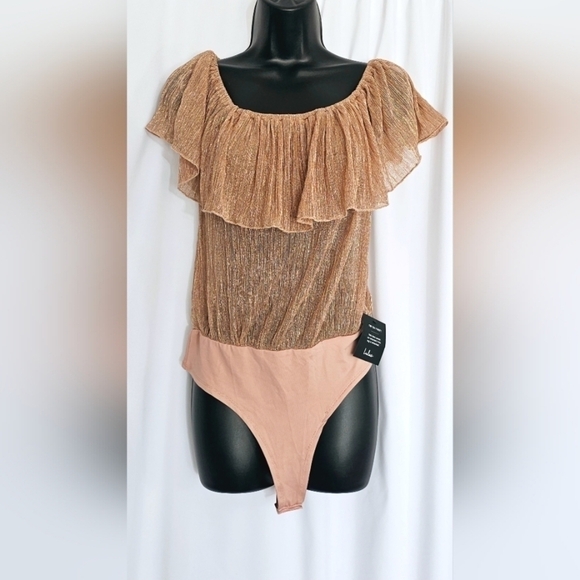 🆕Leveling Up the Look Mauve Metallic Off-the-Shoulder Bodysuit Size Medium 6-8 - Picture 3 of 10
